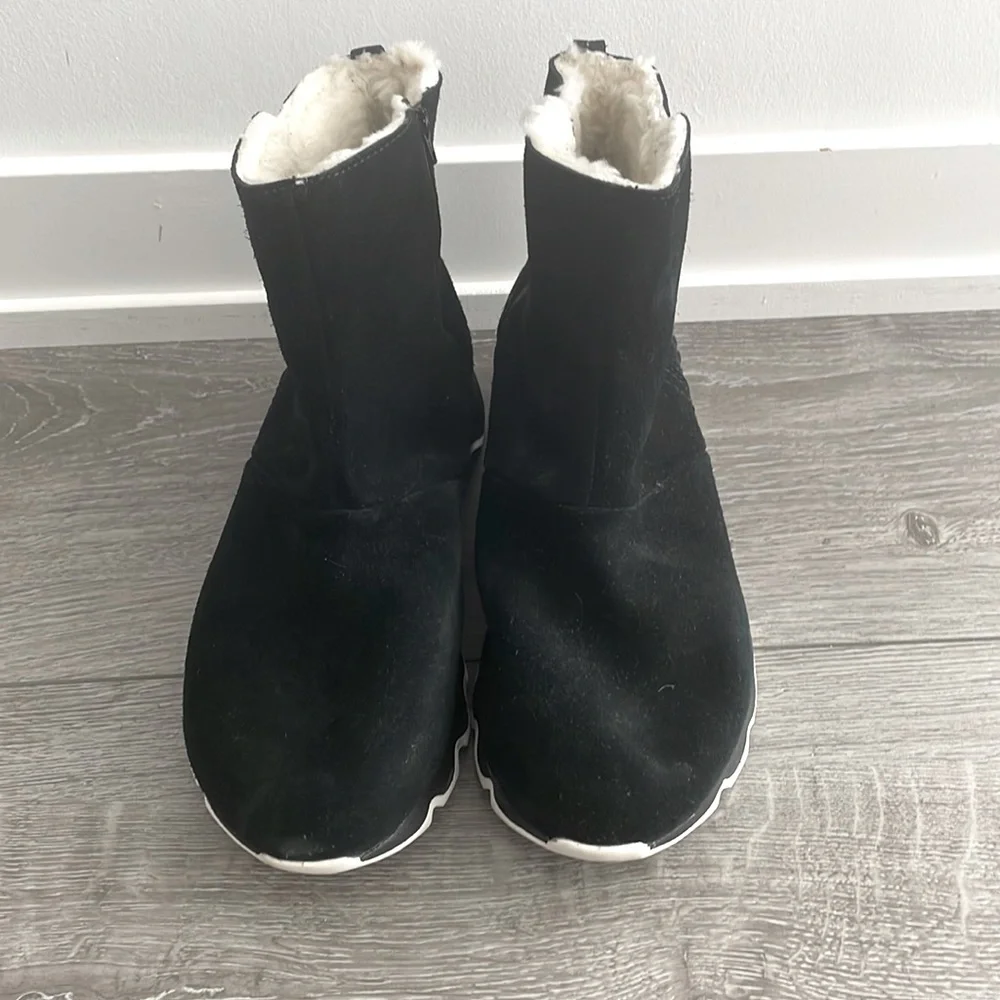 SOREL waterproof winter boots - Picture 1 of 9